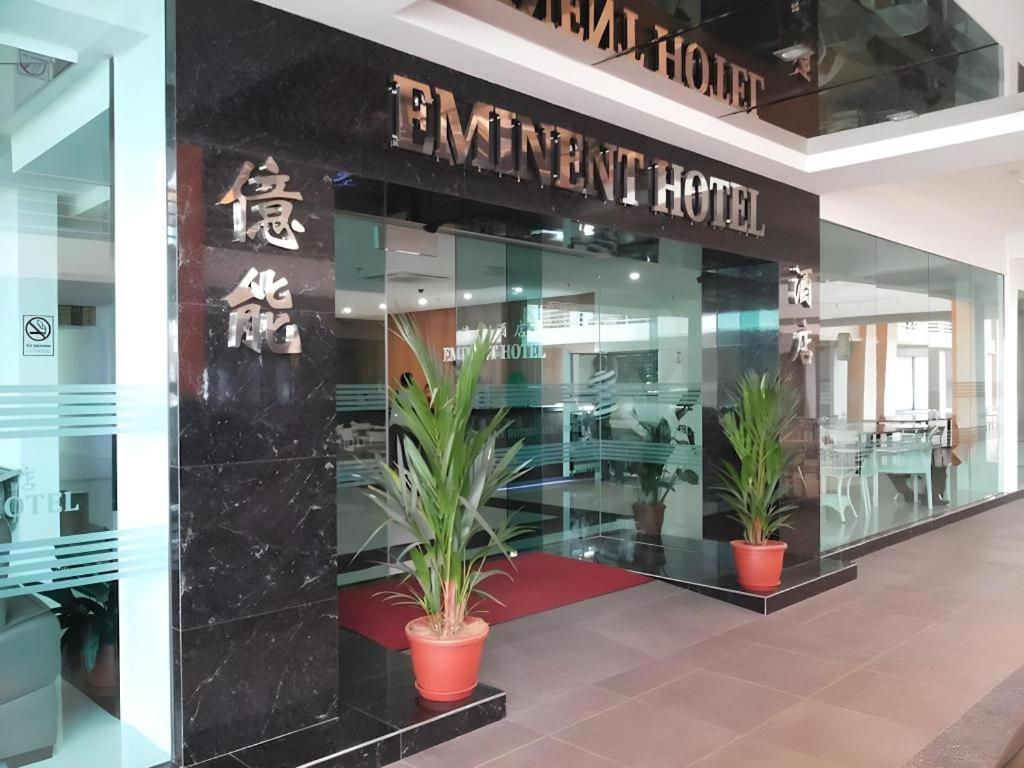 Eminent Hotel Кота Кинабалу Екстериор снимка