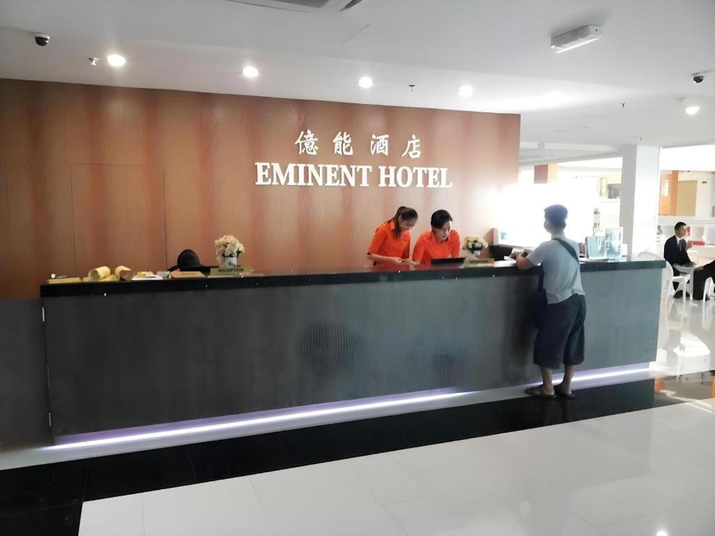 Eminent Hotel Кота Кинабалу Екстериор снимка